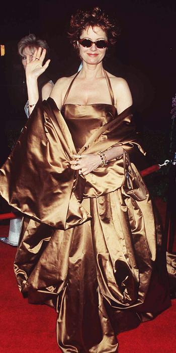 ऑस्कर Dresses - 1996, Susan Sarandon in Dolce & Gabbana
