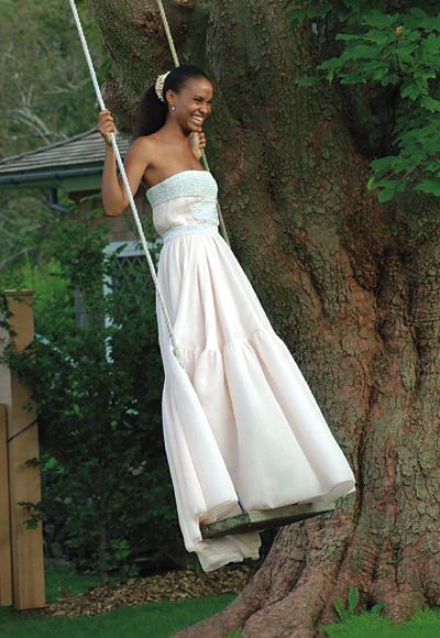 प्रसिद्ध व्यक्ति Wedding Dresses - Joy Bryant