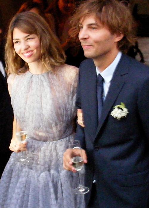 ชื่อเสียง Wedding Photos - Sofia Coppola and Thomas Mars