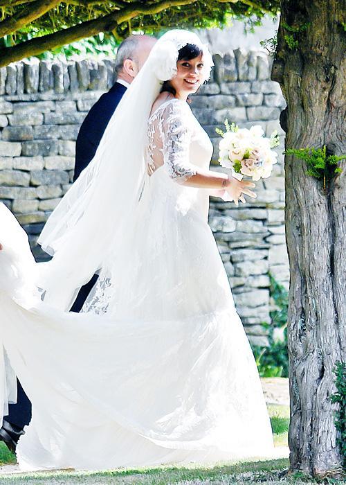 प्रसिद्ध व्यक्ति Wedding Photos - Lily Allen and Sam Cooper