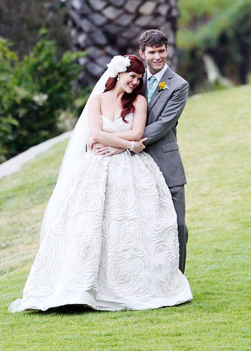 प्रसिद्ध व्यक्ति Wedding Photos - Sarah Rue and Kevin Price