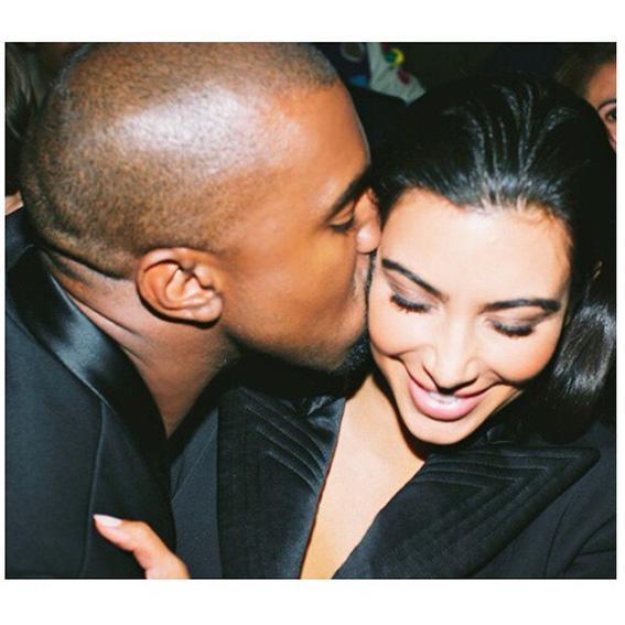 सबसे प्यारे Couples Instagram - Kim Kardashian West + Kanye West