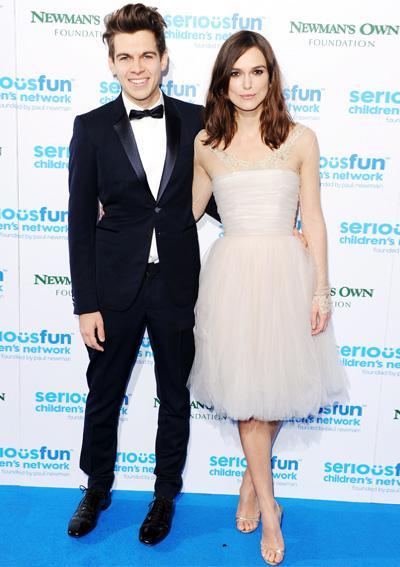 स्टाइलिश Couples: James Righton and Keira Knightley