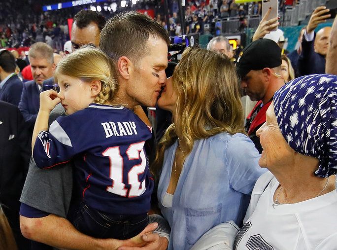 टॉम Brady Family Celebration - LEAD