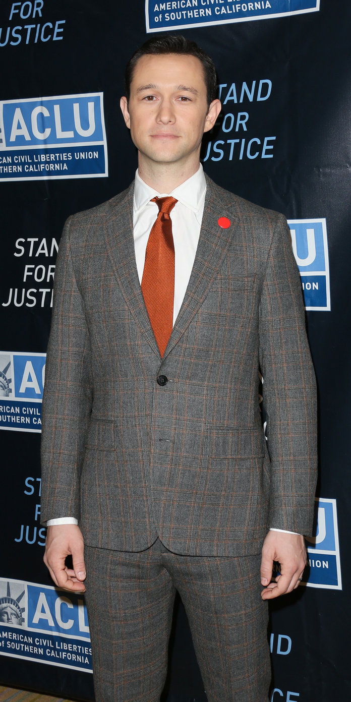 นักแสดงชาย Joseph Gordon-Levett attends the ACLU SoCal 2016 Bill Of Rights Dinner at the Beverly Wilshire Four Seasons Hotel on November 13, 2016 in Beverly Hills, California. 