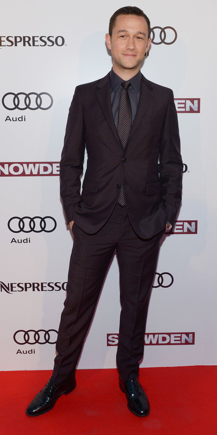 นักแสดงชาย Joseph Gordon-Levitt attends the Official Pre-Party For Snowden Co-Hosted by Audi and Nespresso at Lavelle on September 9, 2016 in Toronto, Canada. 