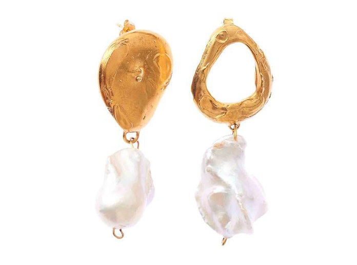 सोना Plated Pearl Drop Earrings 