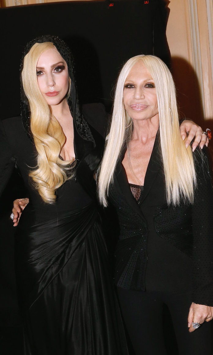 ผู้หญิง Gaga Donatella Versace Video