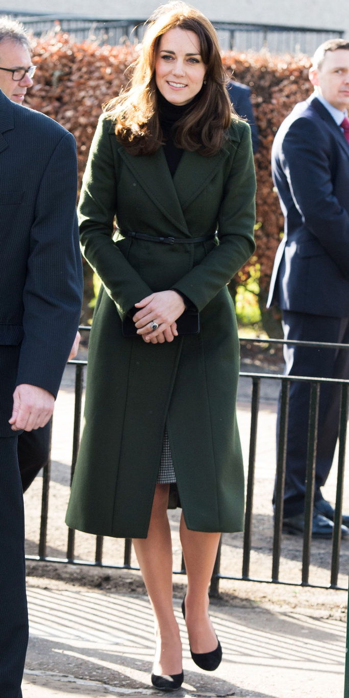 कैथरीन, Duchess of Cambridge, Royal Patron of Place2Be, visits St Catherine's Primary School on February 24, 2016 in Edinburgh, Scotland. 