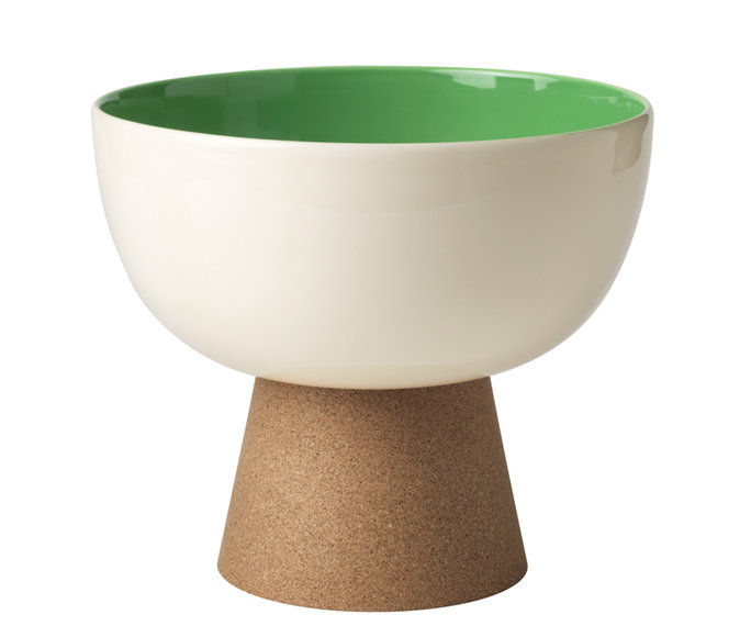 सेवित bowl with stand