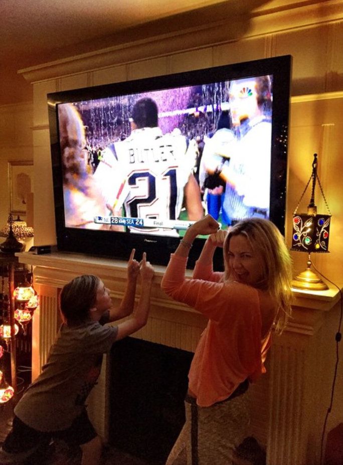 कब she celebrated a Broncos win with a mother-son ‘gram. 