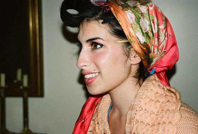 เอมี่ Winehouse LEAD