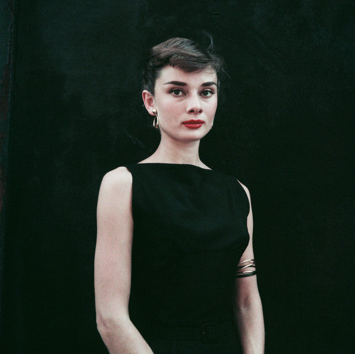 “ความสง่างาม is the only beauty that never fades.” —Audrey Hepburn