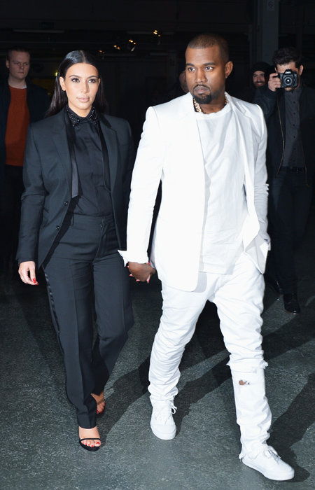 คิม Kardashian and Kanye West attend the Givenchy Fall/Winter 2013 Ready-to-Wear show