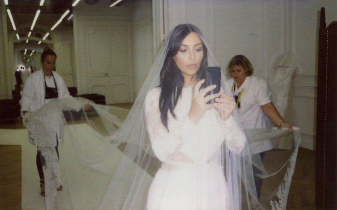 किम Kardashian Wedding - Embed - 3