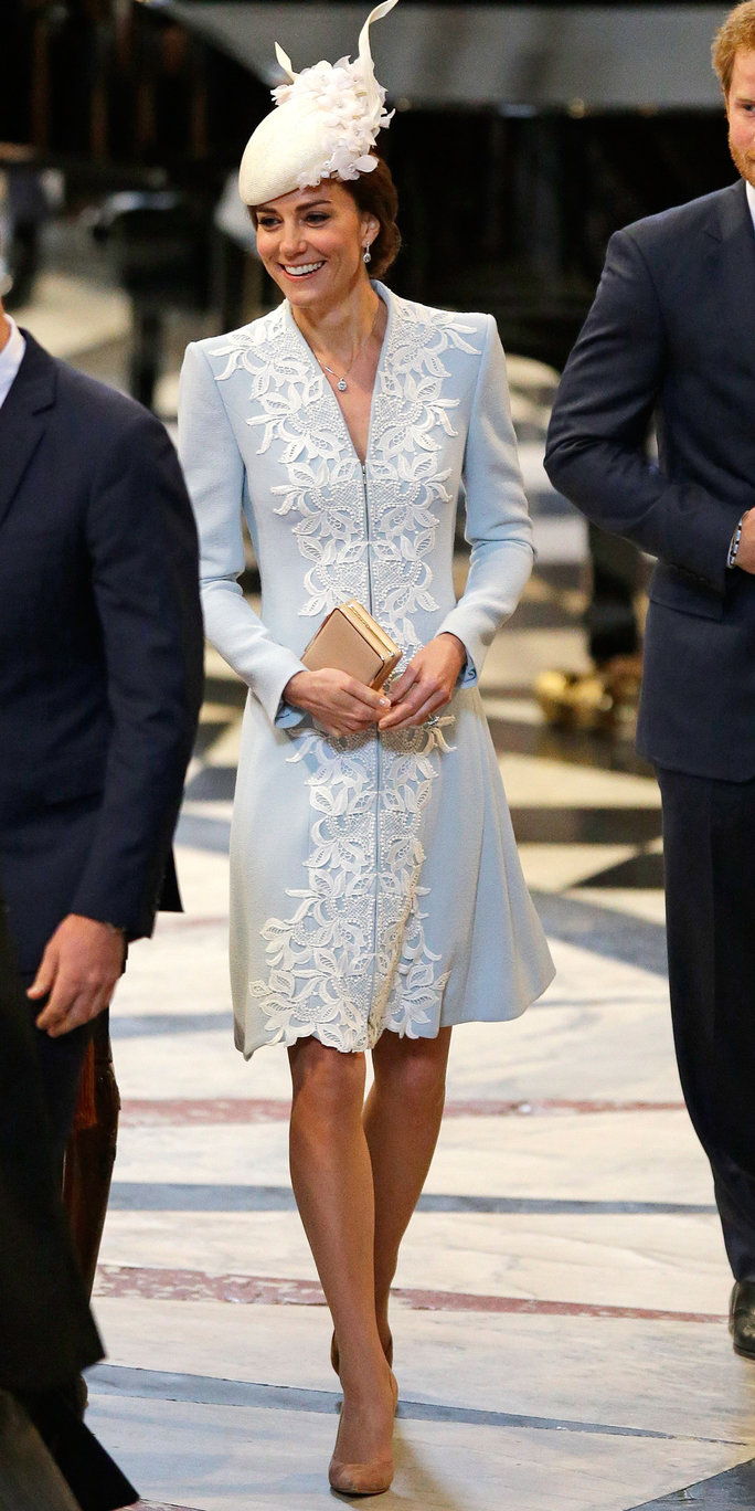 เจ้าชาย William, Duke of Cambridge, Catherine, Duchess of Cambridge and Prince Harry arrive for a service of thanksgiving for Queen Elizabeth II's 90th birthday at St Paul's cathedral on June 10, 2016 in London, United Kingdom. 