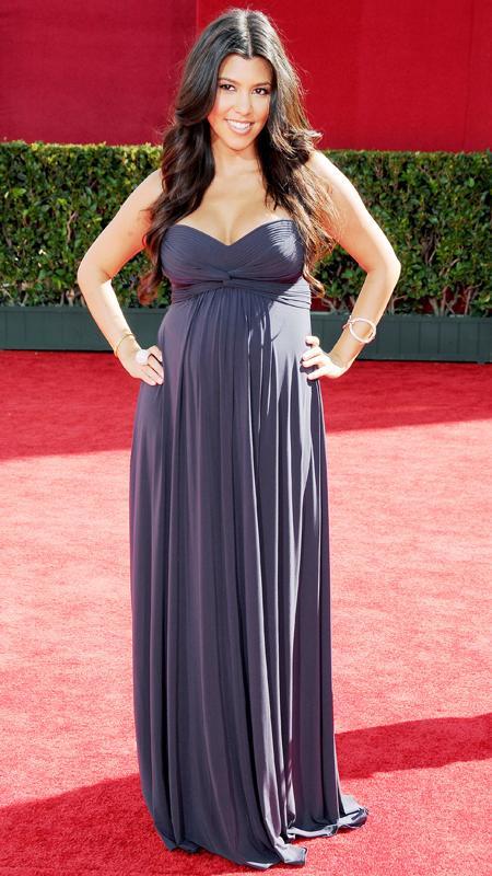 Kourtney Kardashian, pregnant