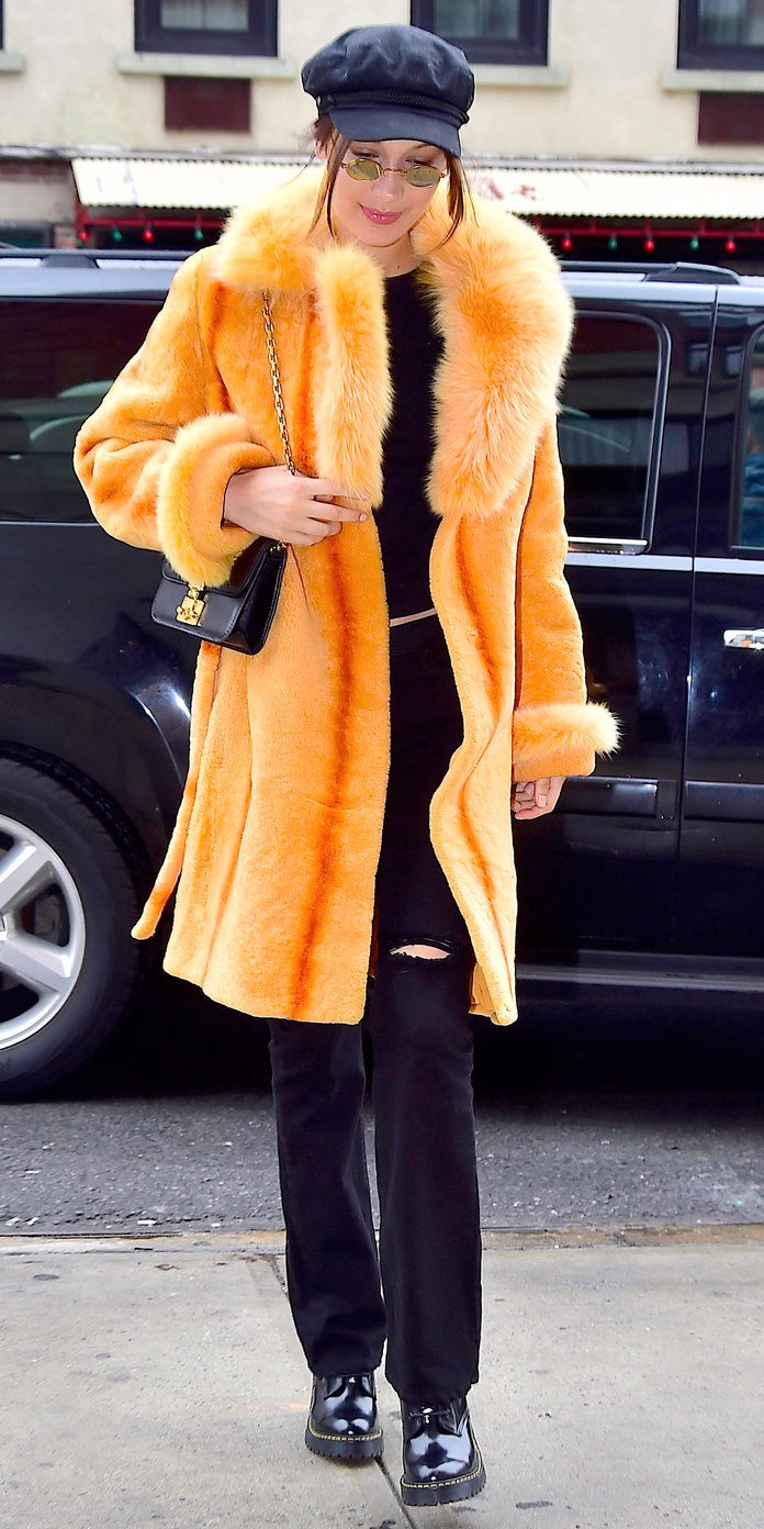 सारंग Fur Coats