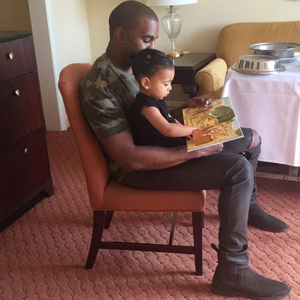 คิม Kardashian posts a picture to Twitter of Kayne and North for Father's Day