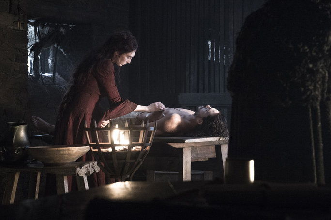 Melisandre successfully resurrects Jon Snow