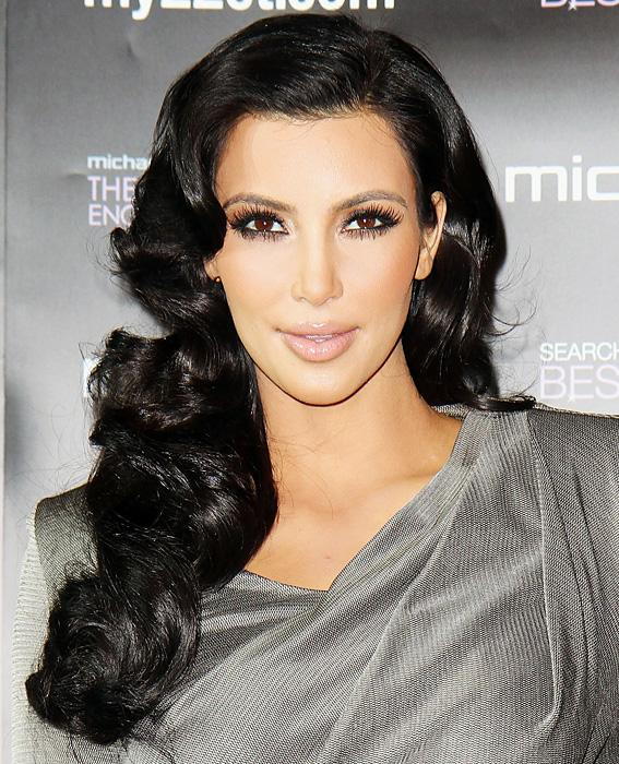 คิม Kardashian Hair