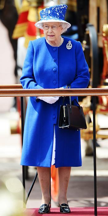 พระราชินี Elizabeth Fashion