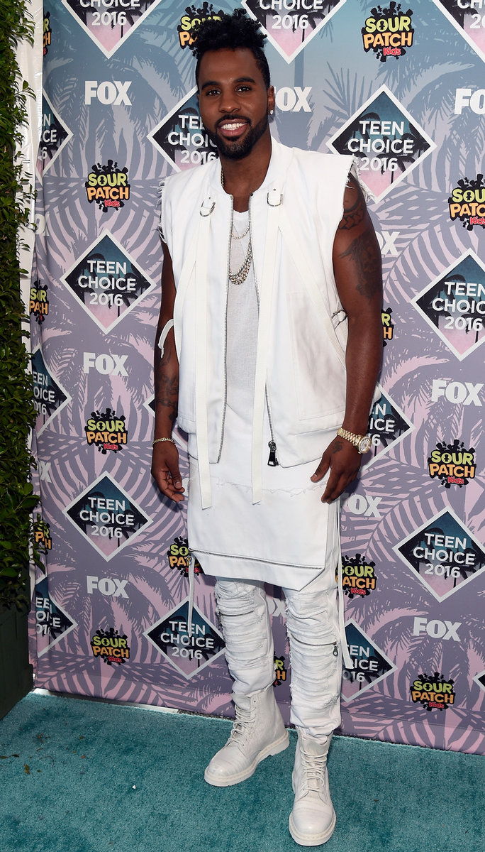 रिकॉर्डिंग artist Jason Derulo attends Teen Choice Awards 2016 at The Forum on July 31, 2016 in Inglewood, California.