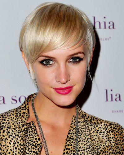 ऐशली Simpson - 8 Fall Haircuts We Know You'll Love - Perfect Pixie