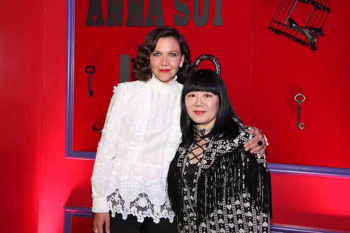 मैगी Gyllenhaal and Anna Sui 