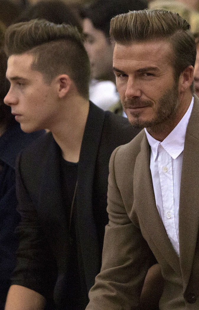 डेविड and Brooklyn Beckham front row at Victoria Beckham S/S16 show