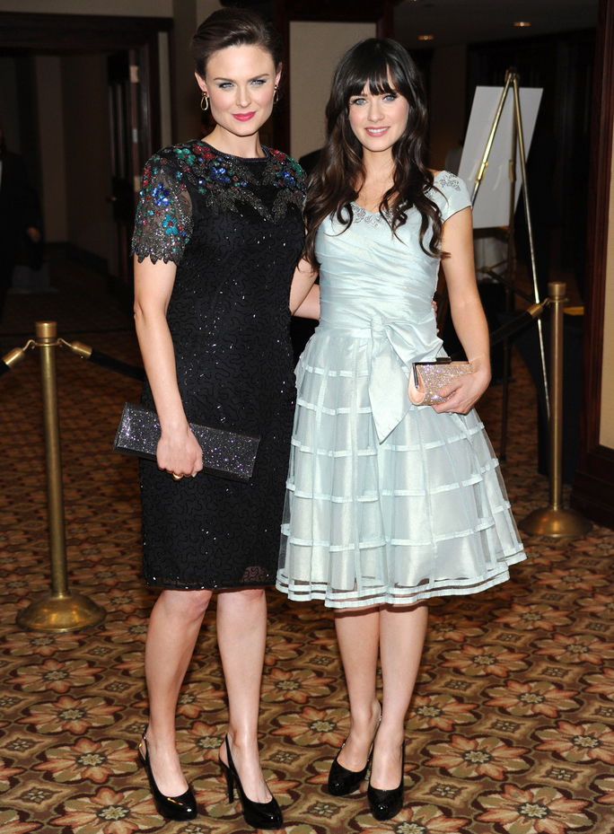 เอมิลี่ Deschanel and sister Zooey Deschanel