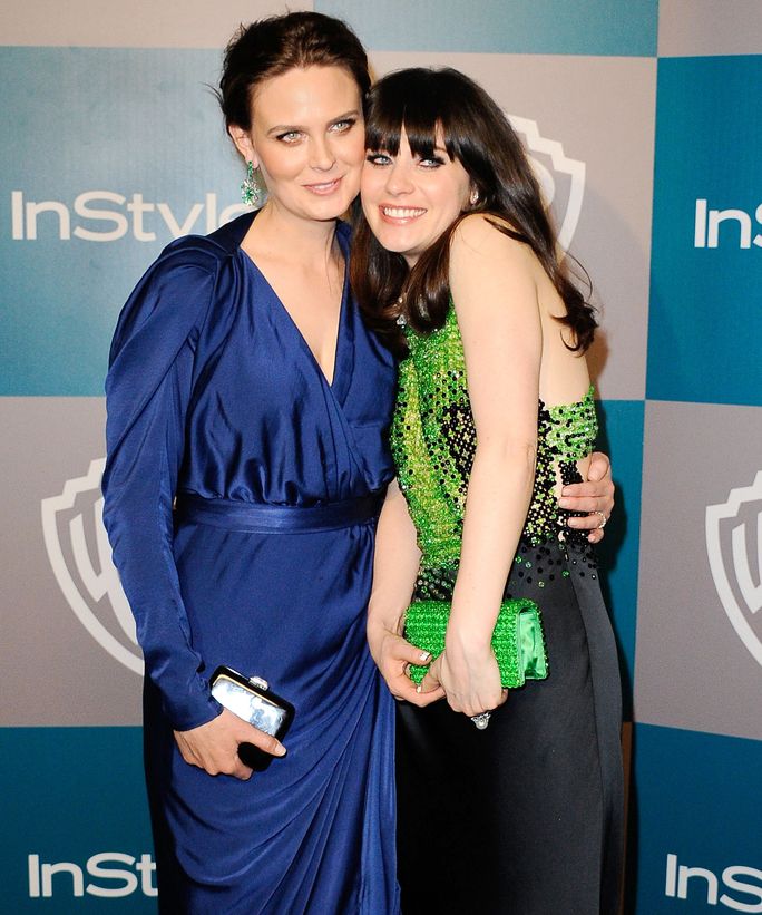  Emily Deschanel and Zooey Deschanel 