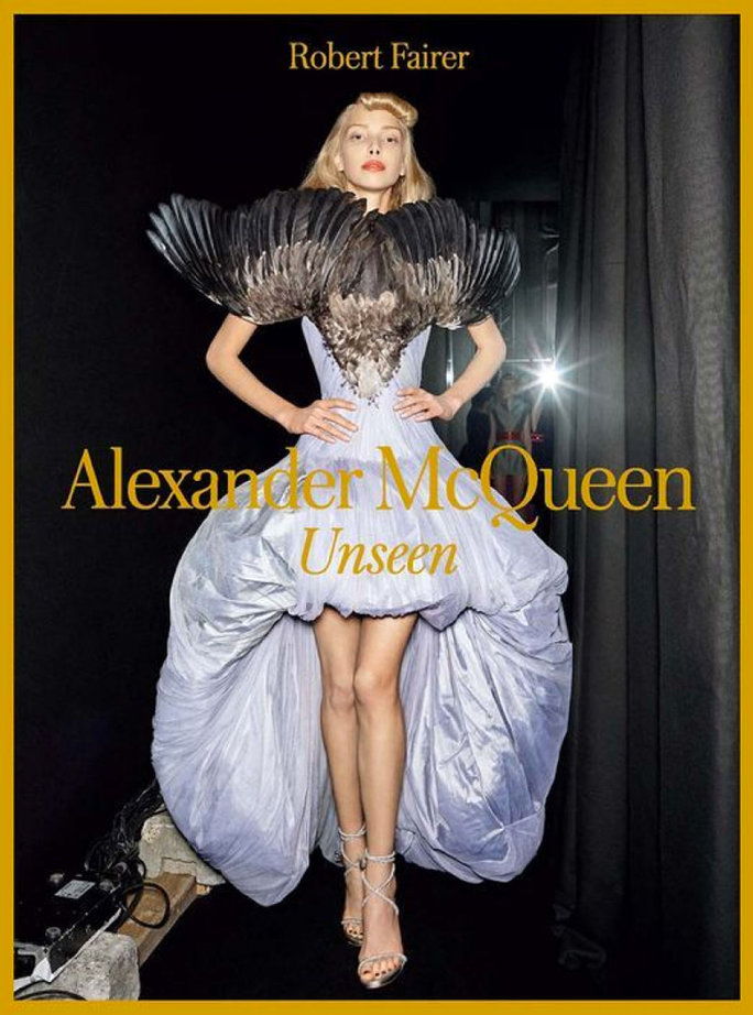सिकंदर McQueen: Unseen by Robert Fairer and Sally Singer
