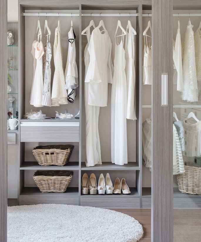 असली Simple Closets - LEAD