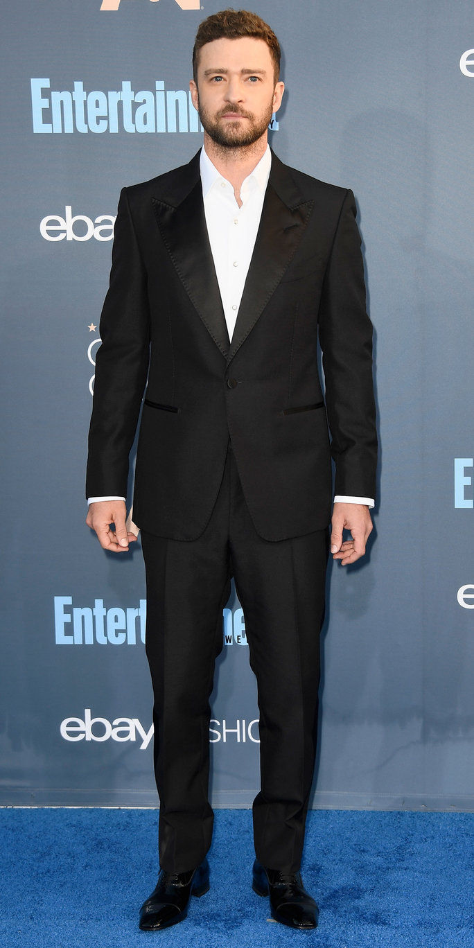 अभिनेता Justin Timberlake attends The 22nd Annual Critics' Choice Awards at Barker Hangar on December 11, 2016 in Santa Monica, California. 