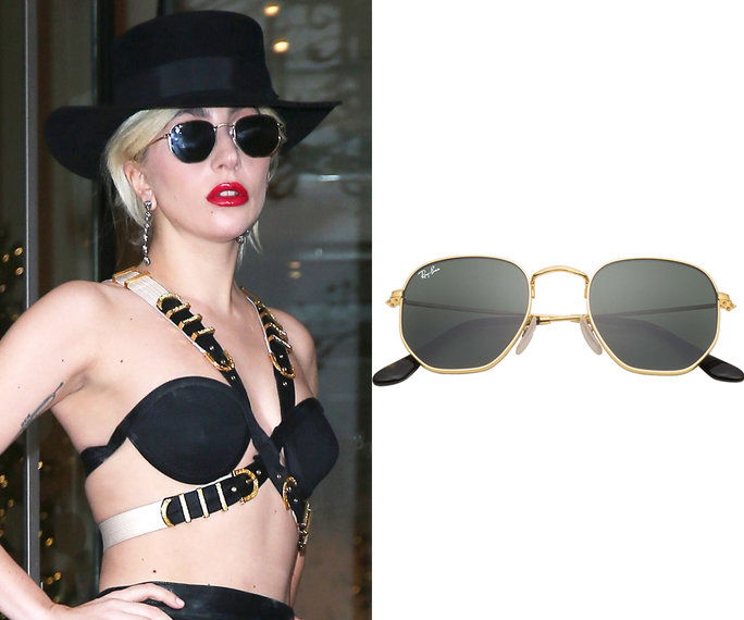 महिला Gaga in Ray-Ban sunglasses