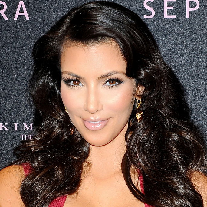 किम Kardashian debuts her new signature scent at Sephora