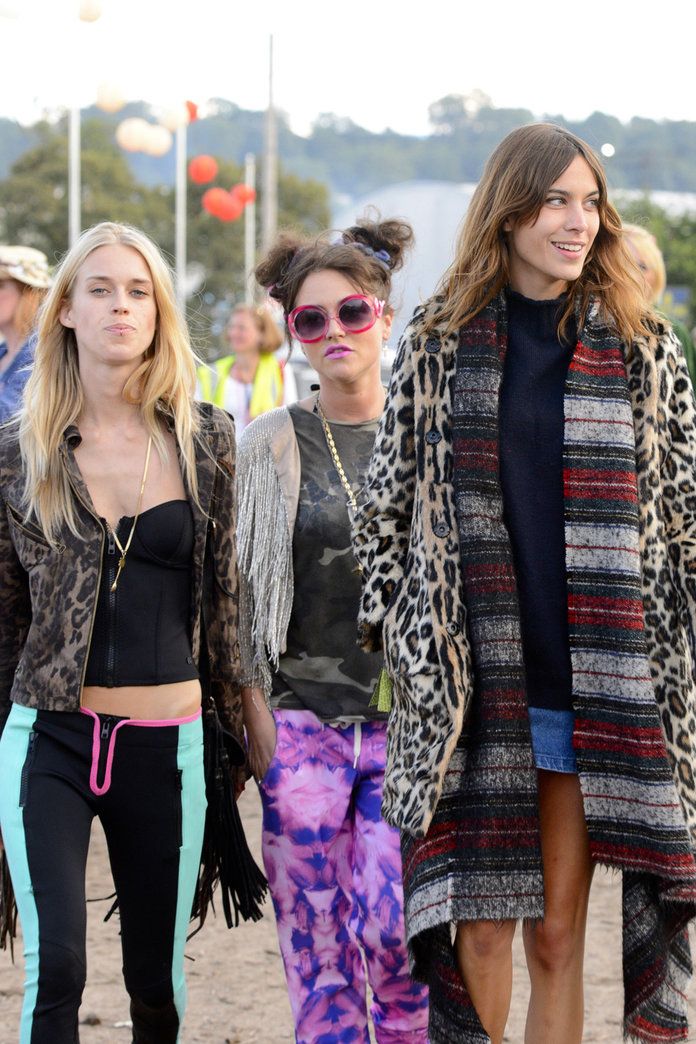 मैरी Charteris, Jaime Winstone And Alexa Chung At Glastonbury 2014