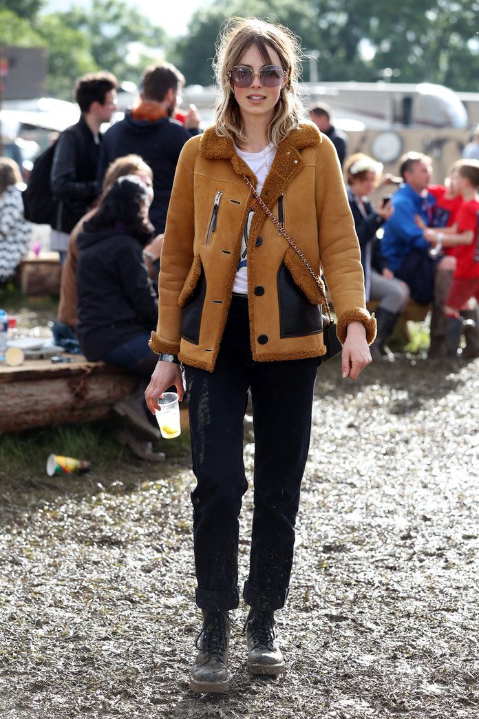 एडी Campbell Wearing Coach At Glastonbury 2016