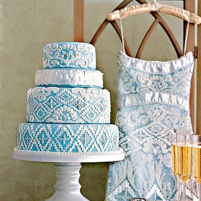 नीला wedding cake