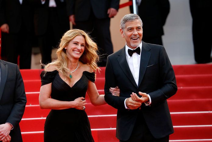จูเลีย Roberts and George Clooney lead