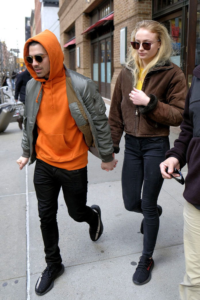 अनिवार्य Credit: Photo by Curtis Means/ACE Pictures/REX/Shutterstock (8467873g) Joe Jonas, Sophie Turner Joe Jonas and Sophie Turner out and about, New York, USA - 03 Mar 2017 