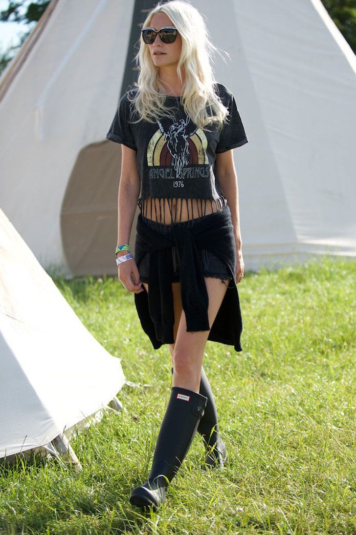 पोस्ता Delevingne At Glastonbury Festival 2015 