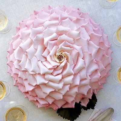 गुलाब का फूल inspired cake