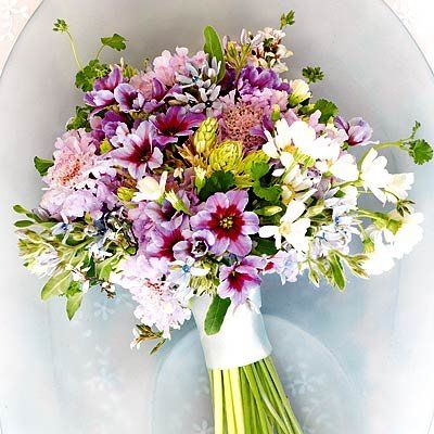 बैंगनी, blue and white bouquet